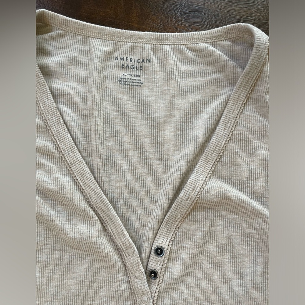 American Eagle Henley V-neck Long Sleeve T Shirt Women’s XL Oatmeal Snaps - Picture 3 of 8